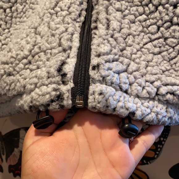 sherpa black and white jacket - Picture 2 of 4